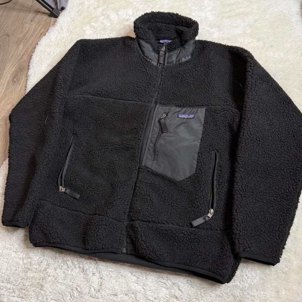 Patagonia Women's Black Jacket - Picture 2 of 4